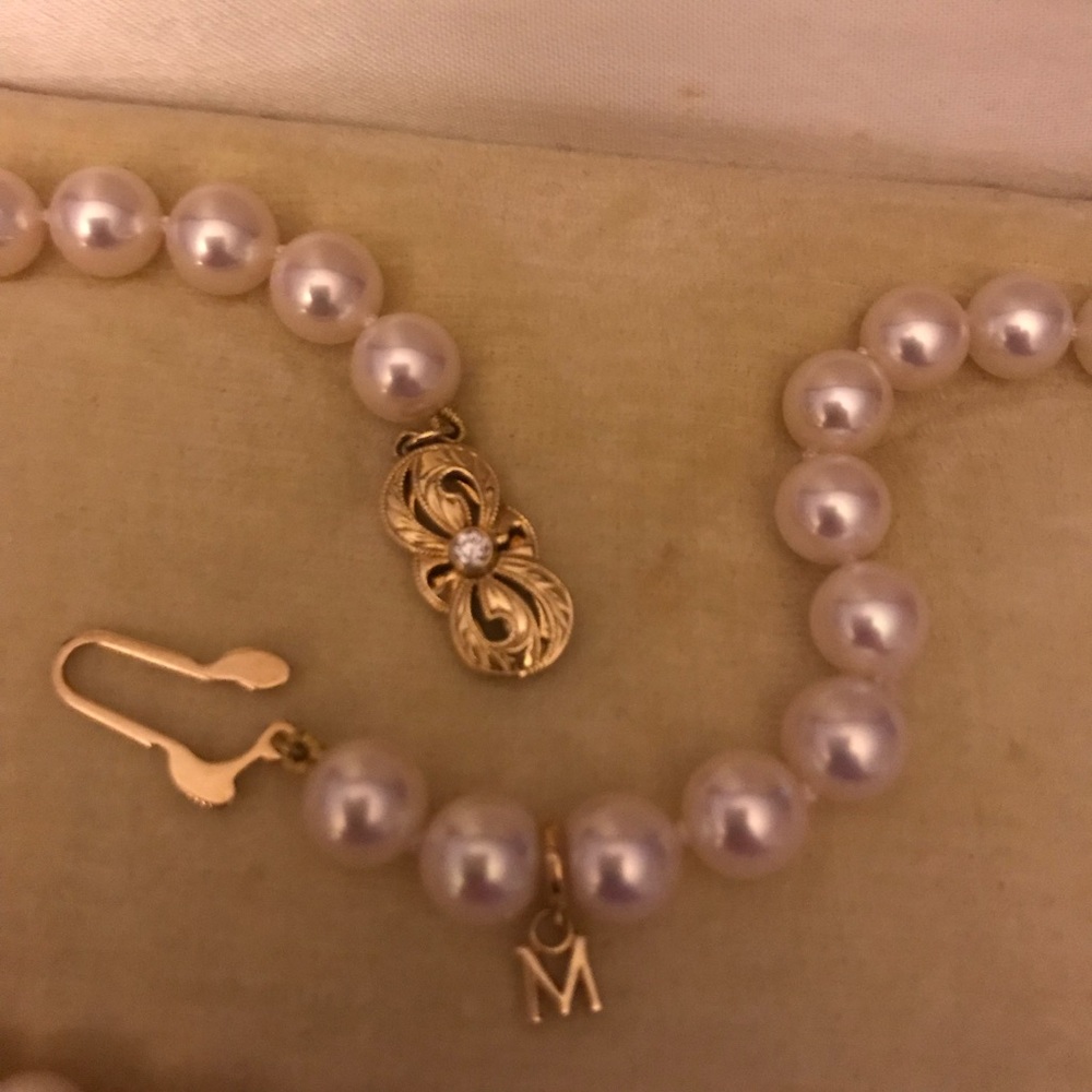 Mikimoto Akoya pearl necklace,
Highest quality pearls.